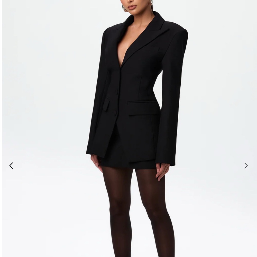 Black power shoulder Women's Blazer - Picture 6 of 6